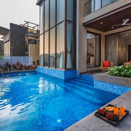 Saffronstays Aspen, Lonavala - Luxury Pool Villa With Games And Tv Room Near Bhushi Dam エクステリア 写真