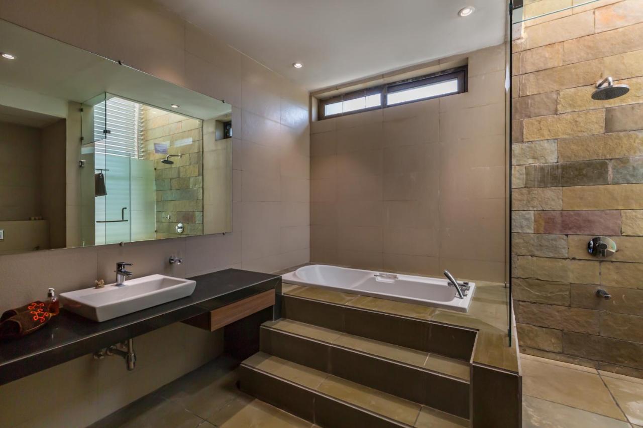 Saffronstays Aspen, Lonavala - Luxury Pool Villa With Games And Tv Room Near Bhushi Dam エクステリア 写真