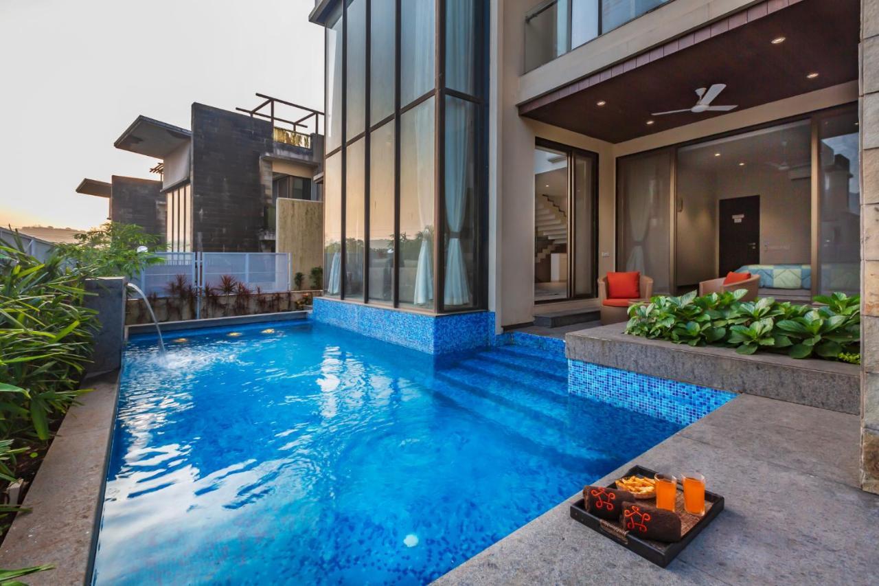 Saffronstays Aspen, Lonavala - Luxury Pool Villa With Games And Tv Room Near Bhushi Dam エクステリア 写真