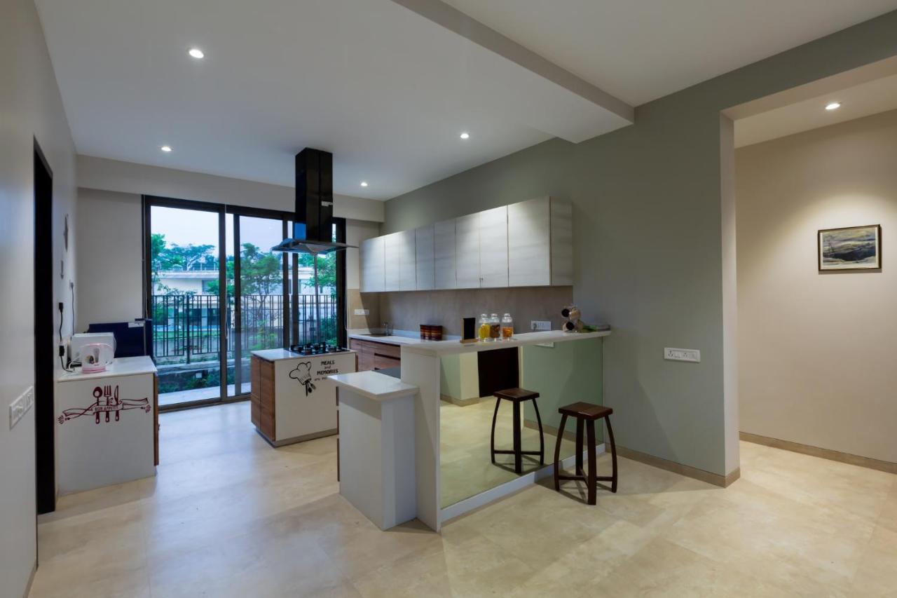Saffronstays Aspen, Lonavala - Luxury Pool Villa With Games And Tv Room Near Bhushi Dam エクステリア 写真