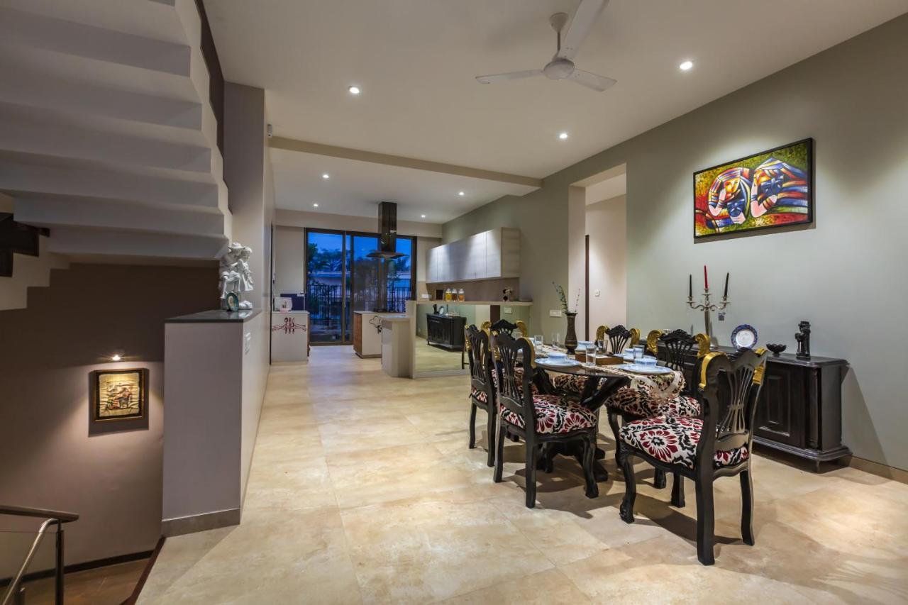 Saffronstays Aspen, Lonavala - Luxury Pool Villa With Games And Tv Room Near Bhushi Dam エクステリア 写真